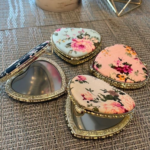 Other - #11 Retro Floral Heart Compact Mirror